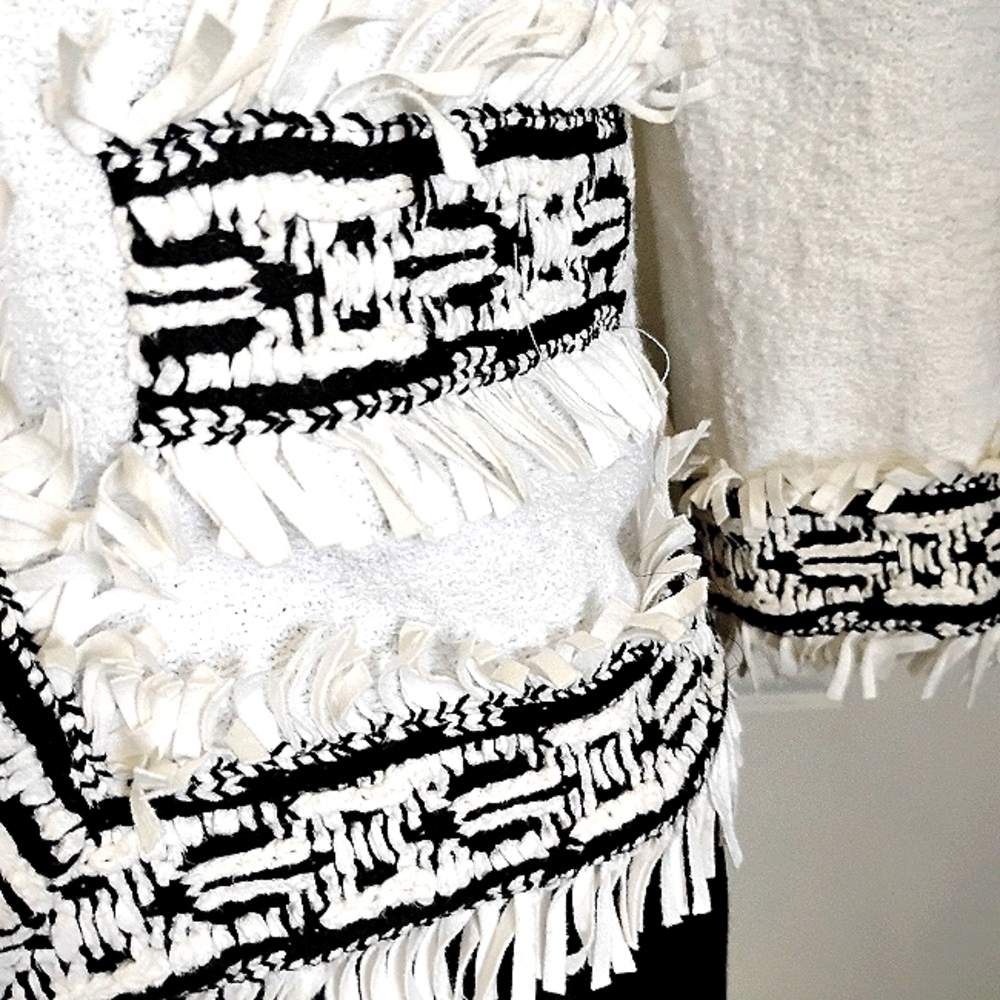 St. John Knit 0 2 4 White Black Boucle Fringe Jacket Santana Knit Skirt Set Suit - Picture 5 of 12